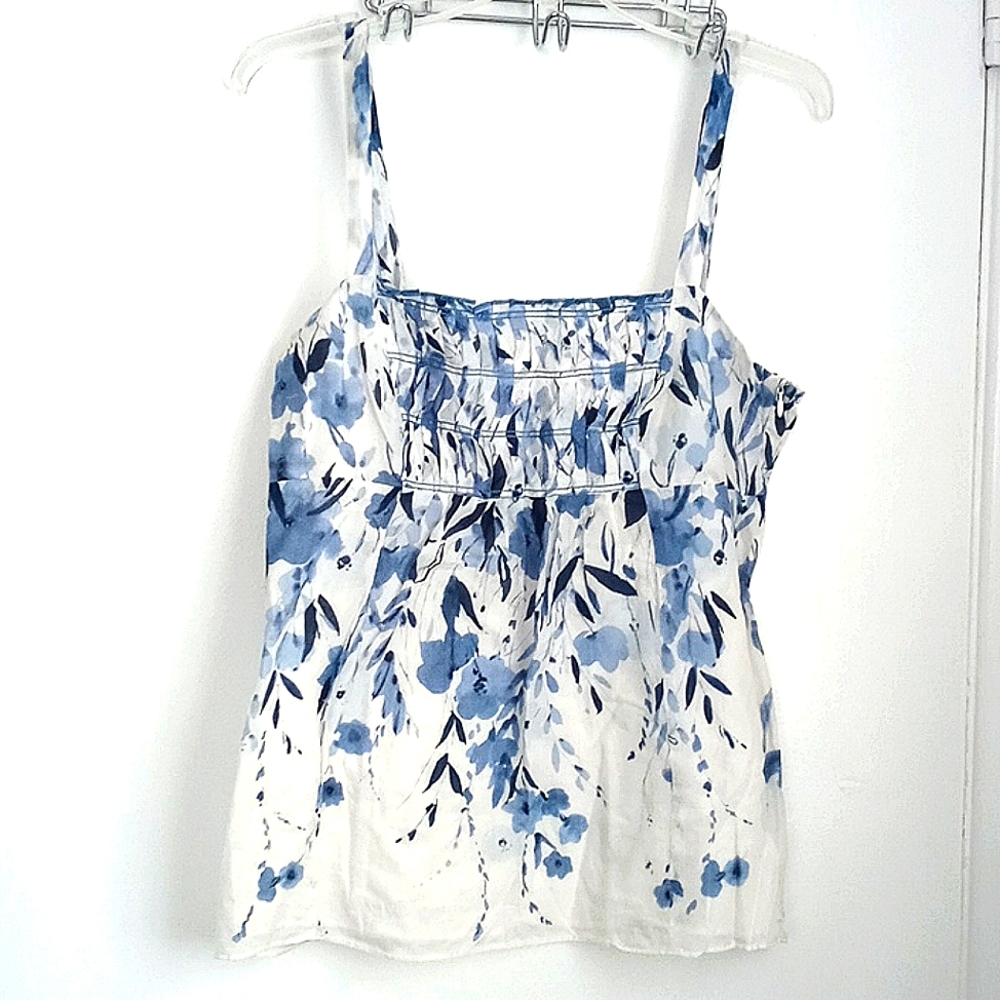 Ann Taylor Summer Top size 6